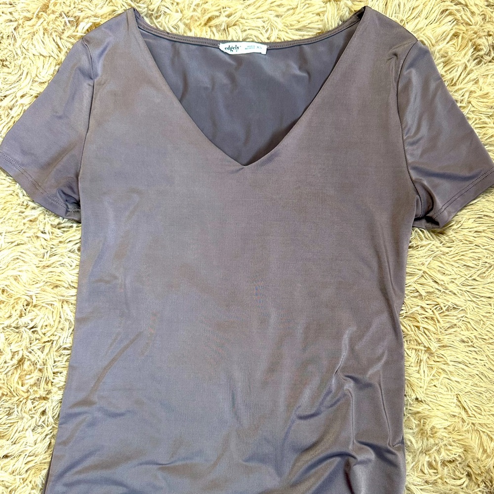Elegant V-Neck Women’s Top size XS